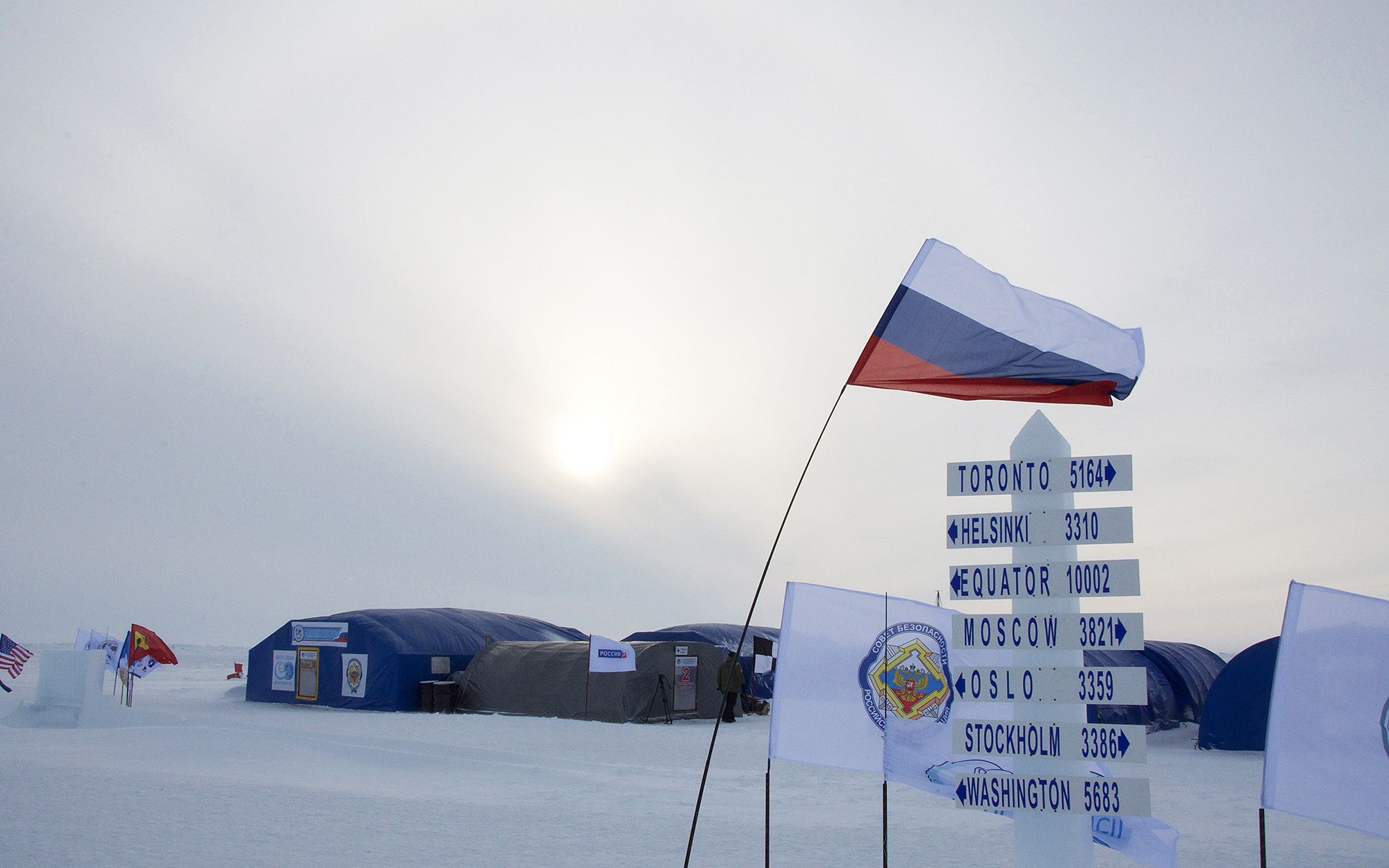 Nordpol per Helikopter ex Murmansk mit Übernachtung am Nordpol